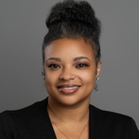 Helena Downs Headshot